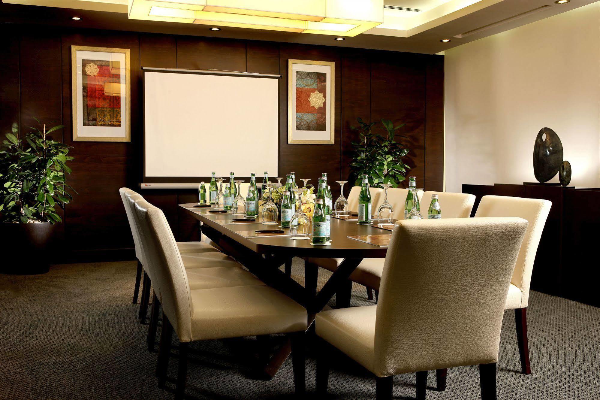 Safir Hotel Doha Kemudahan gambar